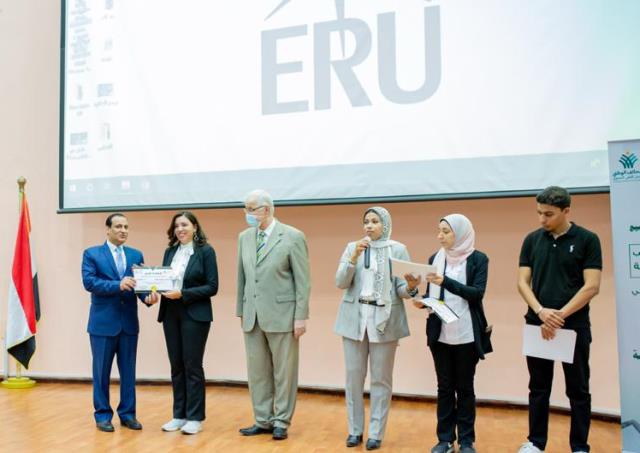 تكريم وزارة التضامن لطلاب الجامعة المصرية الروسية