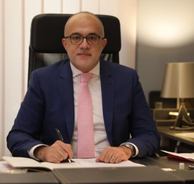 معتز صدقي يكتب الهروب من الطائرة