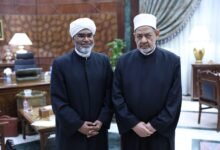 المفتي الدكتور فايد سعيد بجوار الإمام الأكبر الأستاذ الدكتور أحمد الطيب شيخ الأزهر