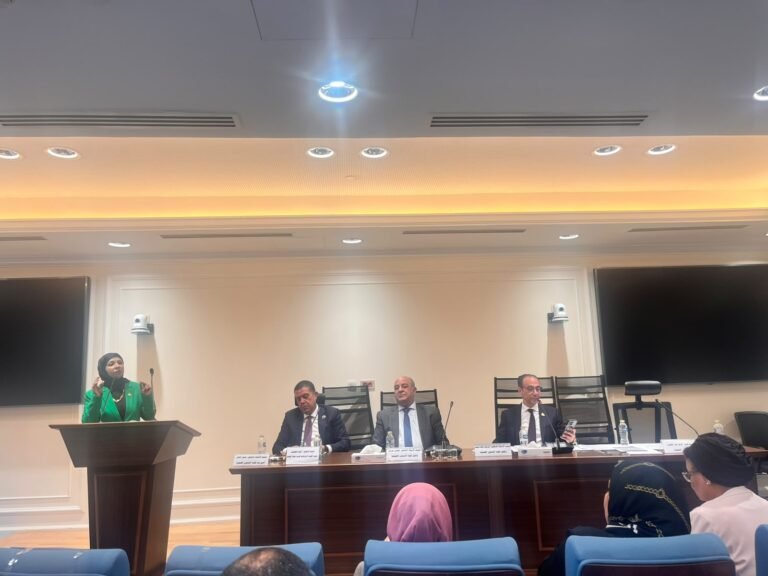 النائبة مريم العزب تواجه نائب وزير الصحة “د عبلة الألفى” بمشكلات الوحدات الصحية بالقليوبية